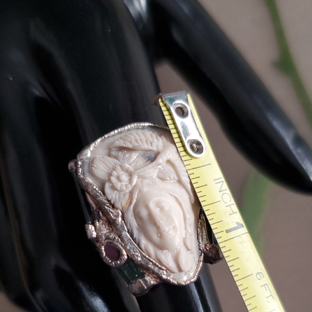 Unique Boho Silver and Cream Cameo Ring Size 6 - Picture 8 of 11